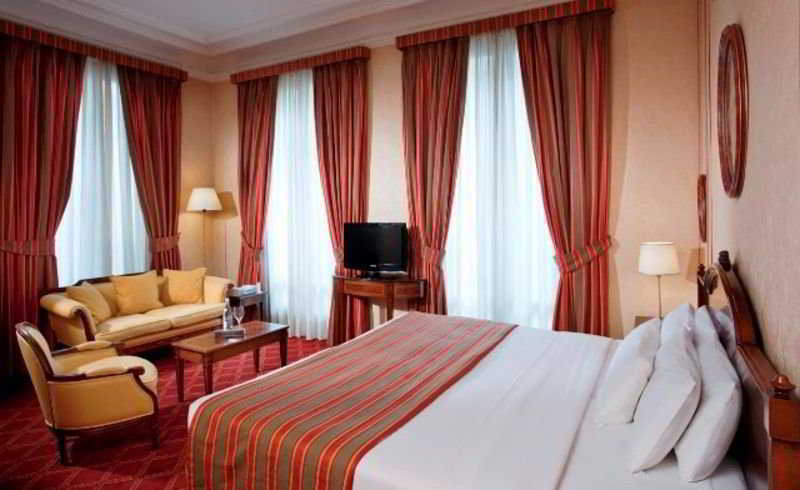 Hotel Melia Champs Elysées Parigi