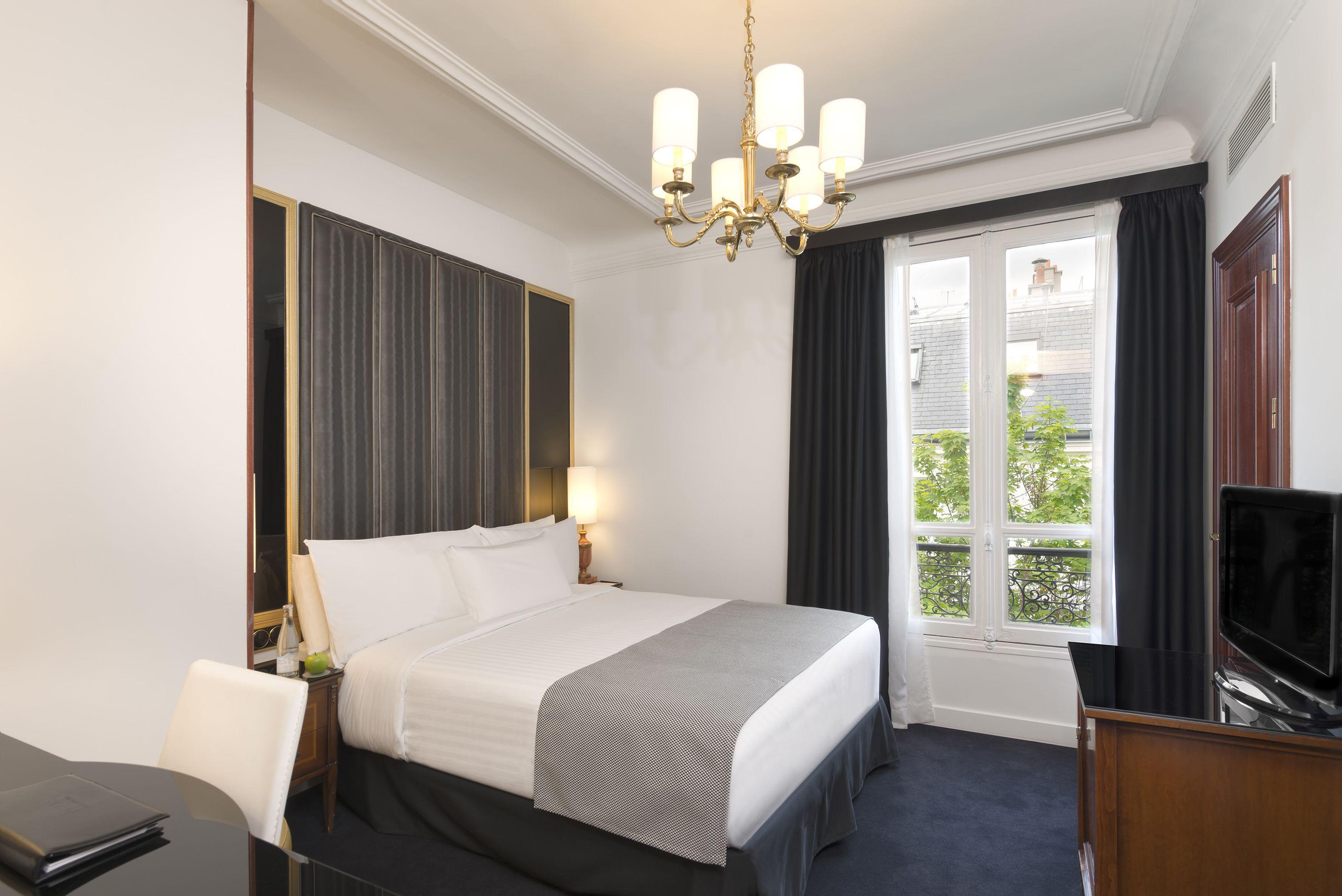 Melia Champs Elysees Hotel 4*